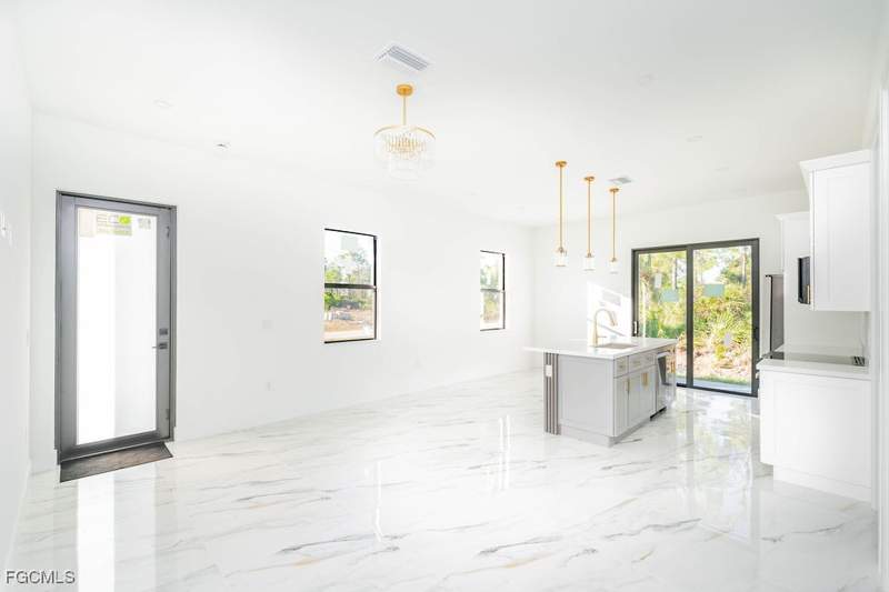 3 bedroom SingleFamilyResidence at 1005 Brenton Ave, Lehigh Acres, Lehigh Acres — photo 2