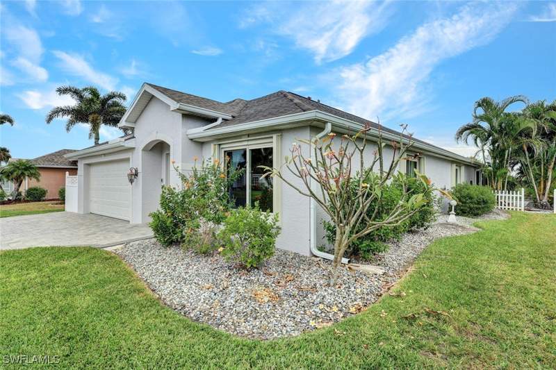4 bedroom SingleFamilyResidence at 15645 Beachcomber Ave, Beachwalk Isles, Fort Myers — photo 4