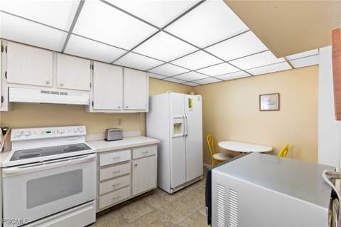 1087 Forest Lakes Dr 1-309, Naples FL - photo 17 of 45