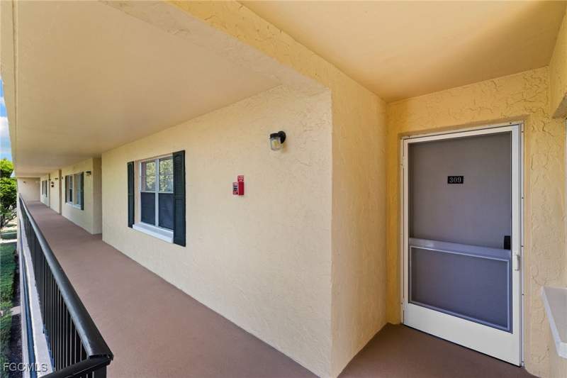 2 bedroom Condominium at 1087 Forest Lakes Dr 1-309, Forest Lakes, Naples — photo 3