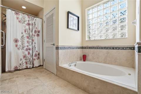 1624 Emerald Cove Dr, Cape Coral FL - photo 19 of 46
