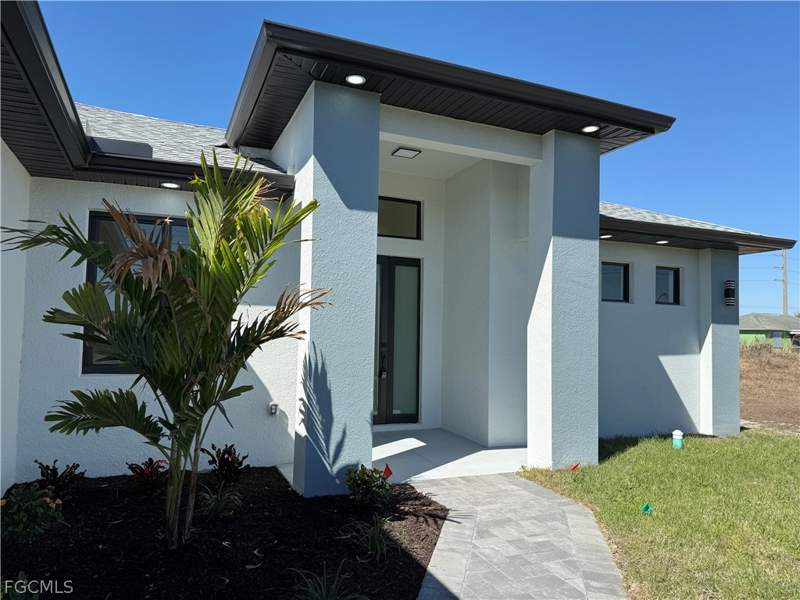 4 bedroom SingleFamilyResidence at 716 Castlestone Ave S, Lehigh Acres, Lehigh Acres — photo 2