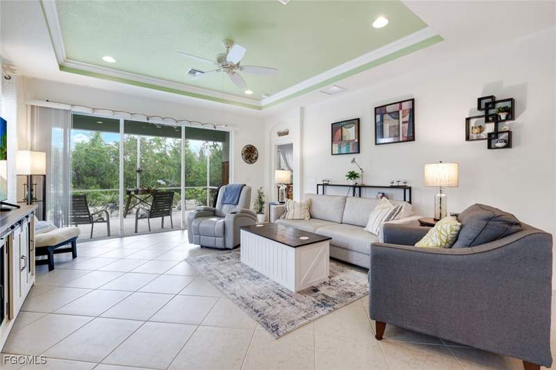 3 bedroom Attached at 10436 Peso Del Rio Dr, Lucaya, Fort Myers — photo 3