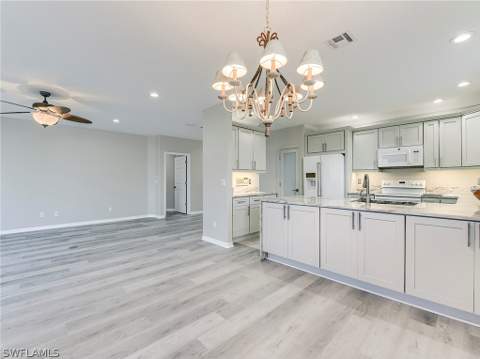 8471 Southbridge Dr 1, Estero FL - photo 6 of 42