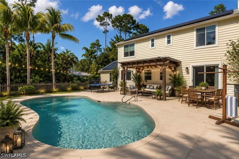 5 bedroom SingleFamilyResidence at 5092 Boxwood Way, Logan Woods, Naples — photo 3