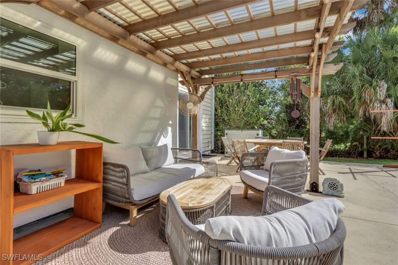 5 bedroom SingleFamilyResidence at 5092 Boxwood Way, Logan Woods, Naples — photo 5