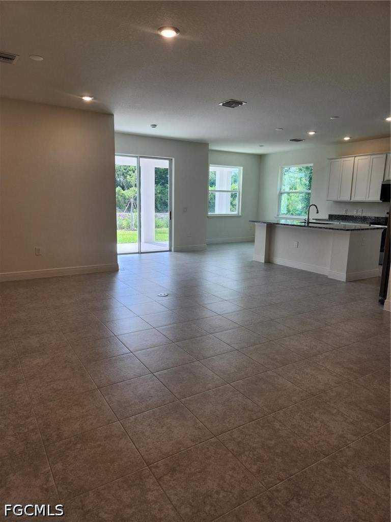 4 bedroom SingleFamilyResidence at 2404 Vera Ave S, Lehigh Acres, Lehigh Acres — photo 4