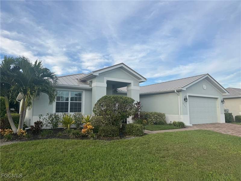 5 bedroom SingleFamilyResidence at 2557 Ashbury Cir, Ashbury, Cape Coral — photo 2