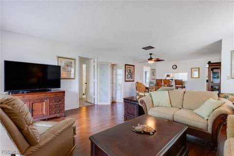 7056 Nantucket Cir 8, North Fort Myers FL - photo 10 of 29