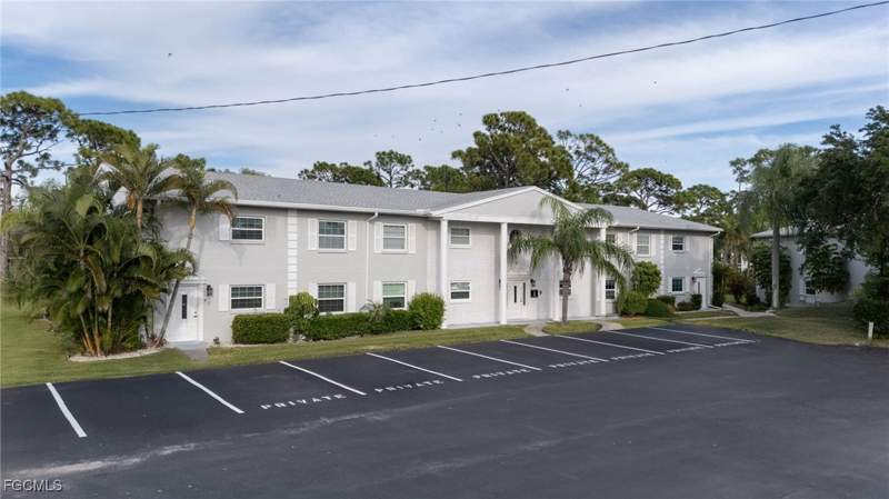 2 bedroom Condominium at 7056 Nantucket Cir 8, Foxmoor Condo II, North Fort Myers — photo 4