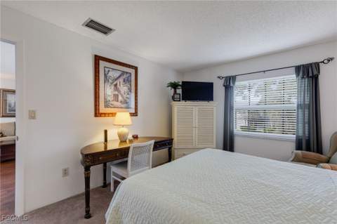 7056 Nantucket Cir 8, North Fort Myers FL - photo 7 of 29