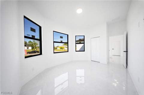 2621 42nd St W, Lehigh Acres FL - photo 12 of 26