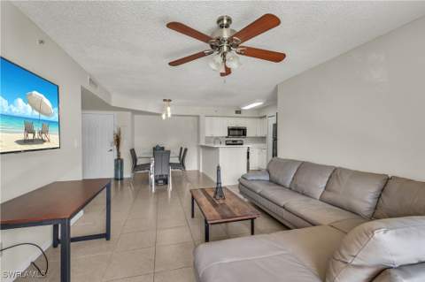 1230 Wildwood Lakes Blvd 105, Naples FL - photo 10 of 21
