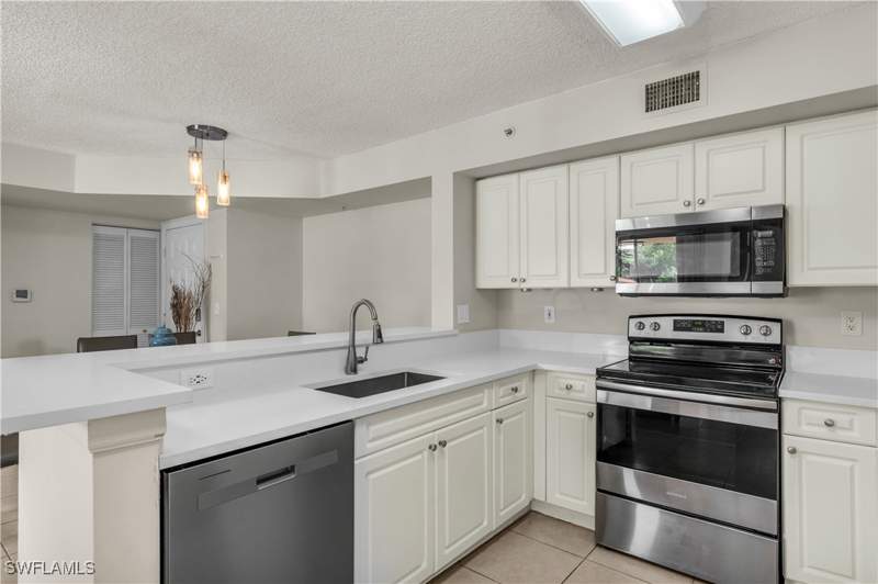 3 bedroom Condominium at 1230 Wildwood Lakes Blvd 105, The Enclave At Naples, Naples — photo 3