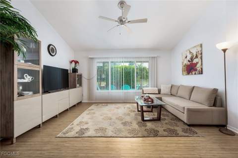 15298 Cricket Ln, Fort Myers FL - photo 10 of 48