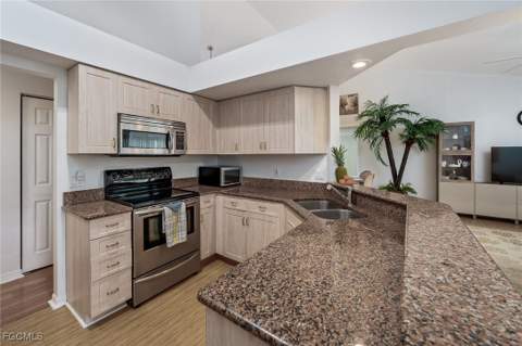 15298 Cricket Ln, Fort Myers FL - photo 18 of 48