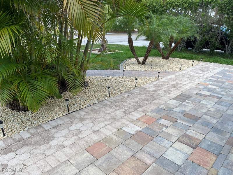3 bedroom SingleFamilyResidence at 15298 Cricket Ln, The Meadow, Fort Myers — photo 4