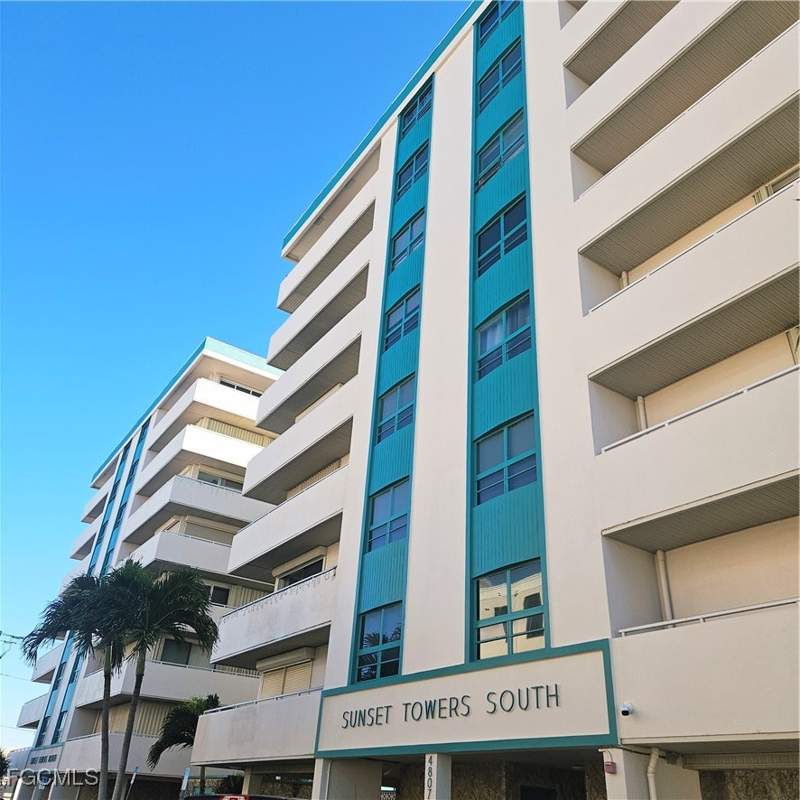 2 bedroom Condominium at 4807 Sunset Ct 107, Sunset Towers Condo, Cape Coral — photo 2