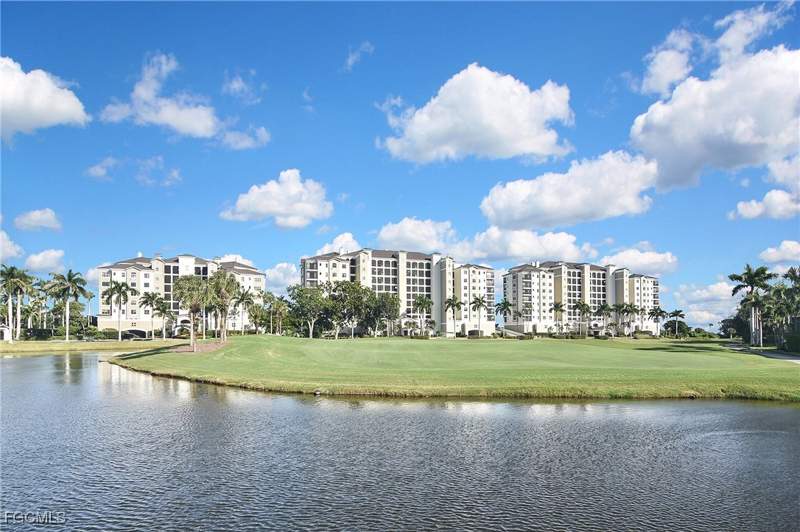 3 bedroom Condominium at 11600 Court Of Palms 606, Palmas Del Sol, Fort Myers — photo 2