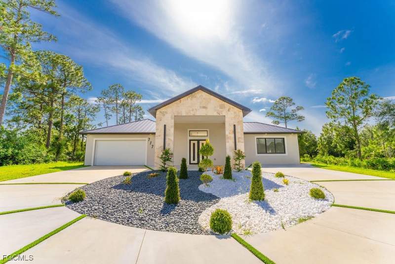 4 bedroom SingleFamilyResidence at 717 Calvin Ave, Lehigh Acres, Lehigh Acres — photo 2