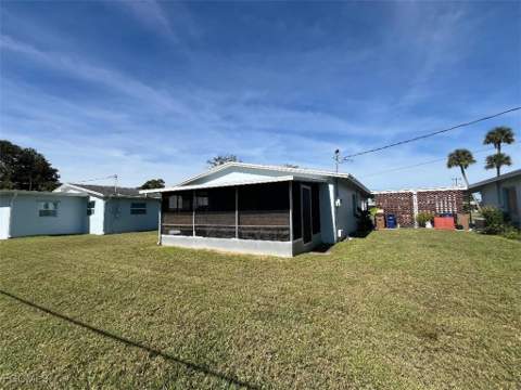 2210 Croton Ct, Lehigh Acres FL - photo 11 of 13