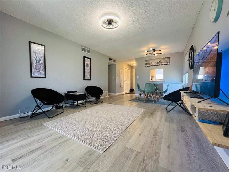 2 bedroom Attached at 2210 Croton Ct, Camille Gardens, Lehigh Acres — photo 2