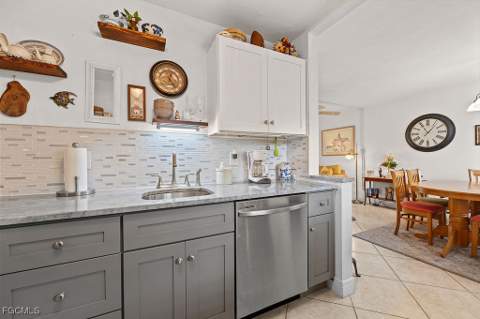 1409 Tropic Ter, North Fort Myers FL - photo 10 of 33