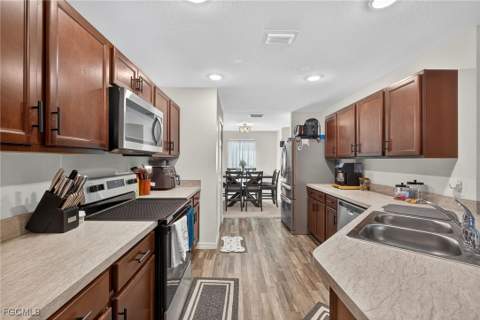 1511 NE 13th Ter, Cape Coral FL - photo 12 of 24