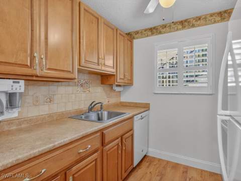 766 Central Ave 101, Naples FL - photo 8 of 19