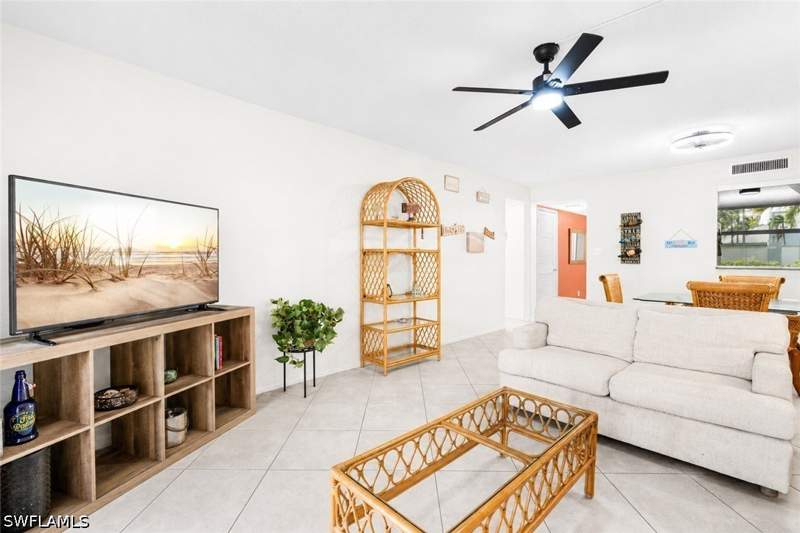 2 bedroom Condominium at 5959 Winkler Rd 114, Bermuda Club Condo, Fort Myers — photo 5