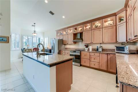 3806 Lakeview Isle Ct, Fort Myers FL - photo 10 of 49