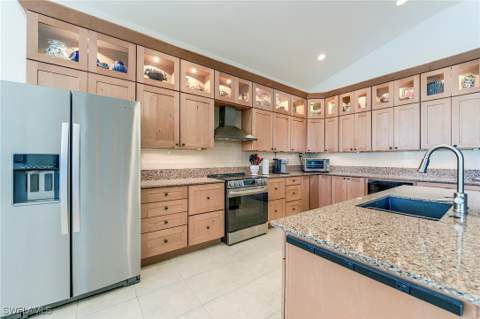 3806 Lakeview Isle Ct, Fort Myers FL - photo 12 of 49
