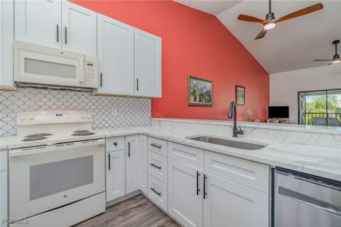13120 Cross Creek Blvd 208, Fort Myers FL - photo 11 of 44