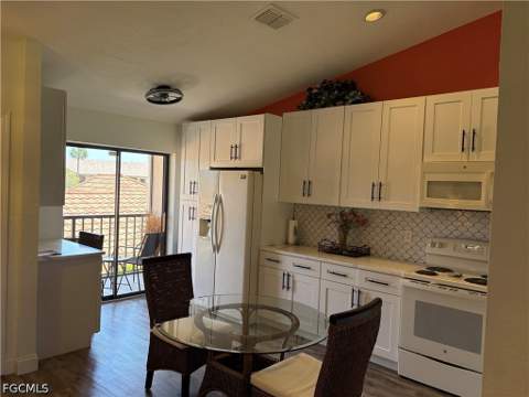 13120 Cross Creek Blvd 208, Fort Myers FL - photo 8 of 44