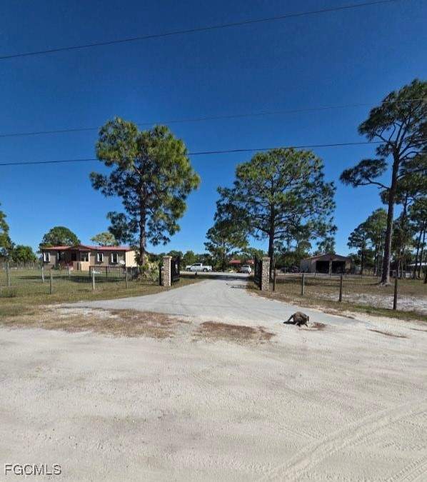 3 bedroom ManufacturedHome at 1860 Poinsettia Ave, Lehigh Acres, Lehigh Acres — photo 3