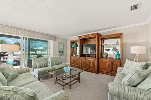 2500 Gulf Shore Blvd N N4, Naples FL - photo 11 of 27