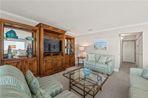 2500 Gulf Shore Blvd N N4, Naples FL - photo 12 of 27