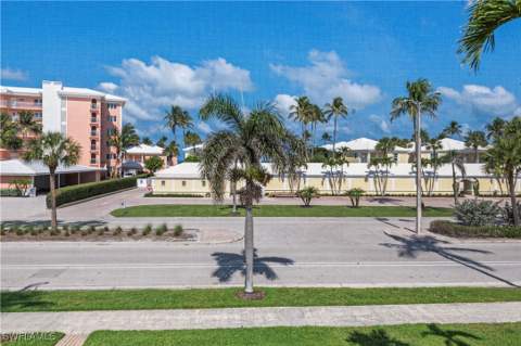 2500 Gulf Shore Blvd N N4, Naples FL - photo 16 of 27