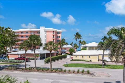 2500 Gulf Shore Blvd N N4, Naples FL - photo 19 of 27