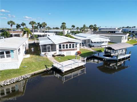 17650 Bryan Ct, Fort Myers Beach FL - photo 6 of 38