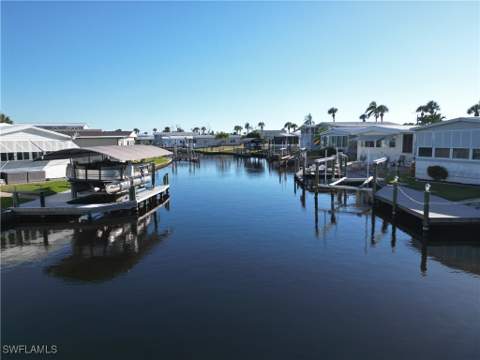 17650 Bryan Ct, Fort Myers Beach FL - photo 8 of 38