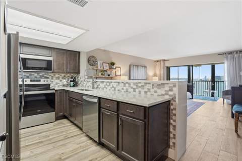 400 Lenell Rd 706, Fort Myers Beach FL - photo 20 of 33