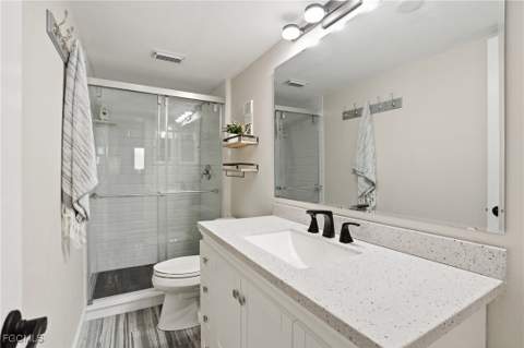 400 Lenell Rd 706, Fort Myers Beach FL - photo 24 of 33