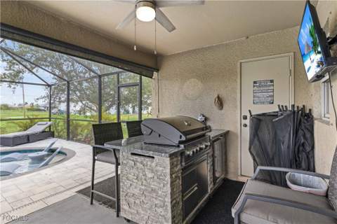 927 NW 12th Ter, Cape Coral FL - photo 16 of 34