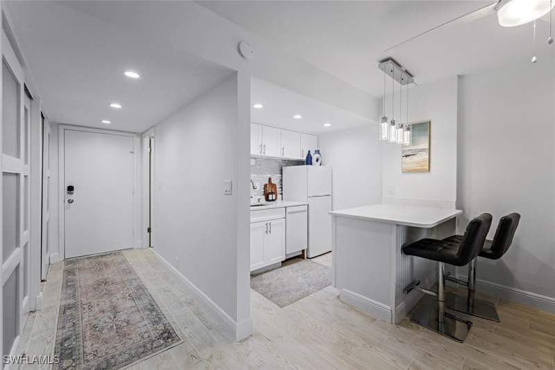 bedroom Condominium at 5 Bluebill Ave 205, Vanderbilt Towers, Naples — photo 3