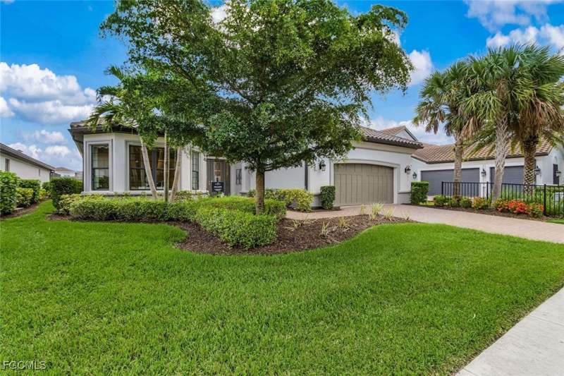3 bedroom SingleFamilyResidence at 11591 Venetian Lagoon Dr, Esplanade Lake Club, Fort Myers — photo 2