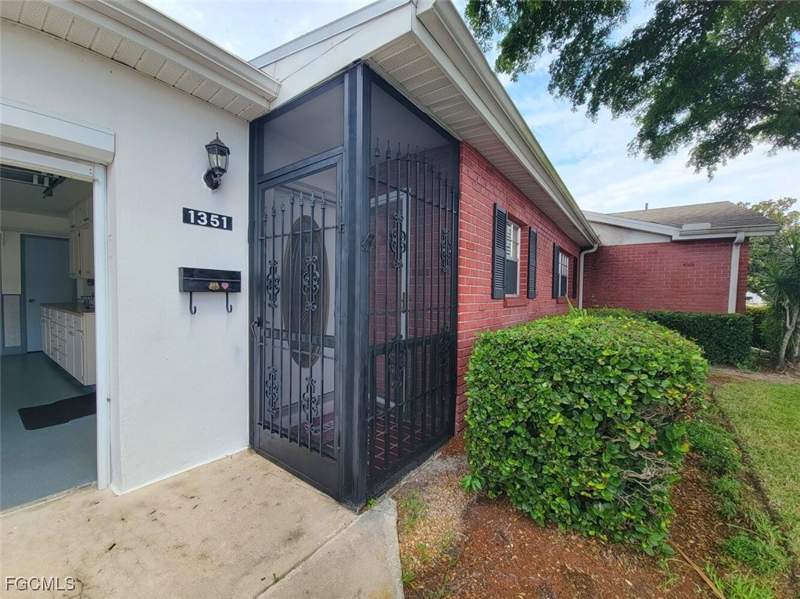 3 bedroom Townhouse at 1351 Bunker Way, Myerlee Circle Condo, Fort Myers — photo 2