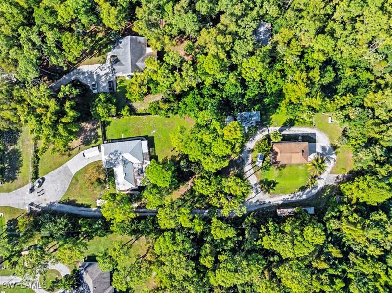 5 bedroom SingleFamilyResidence at 5731 Golden Gate Pkwy, Golden Gate Estates, Naples — photo 4