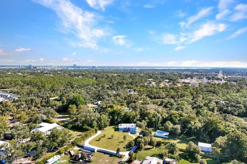 3 bedroom SingleFamilyResidence at 14630 Smokey Hollow Ln, North Fort Myers, North Fort Myers — photo 5