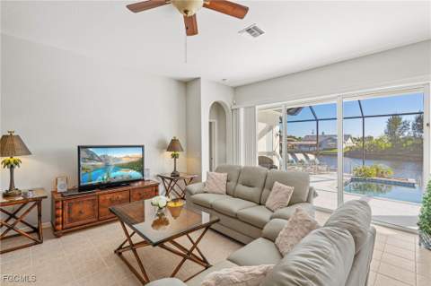 5307 SW 25th Pl, Cape Coral FL - photo 10 of 47